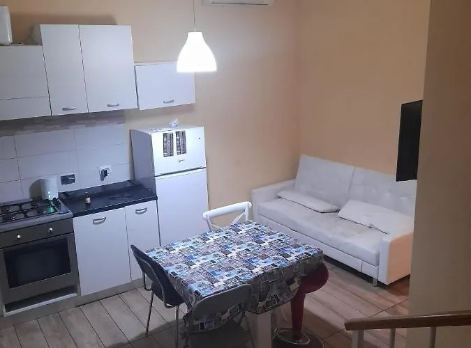 B.h Apartment Rom