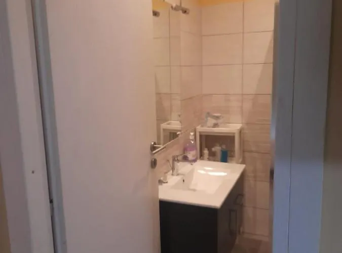 Apartment B.h Rom